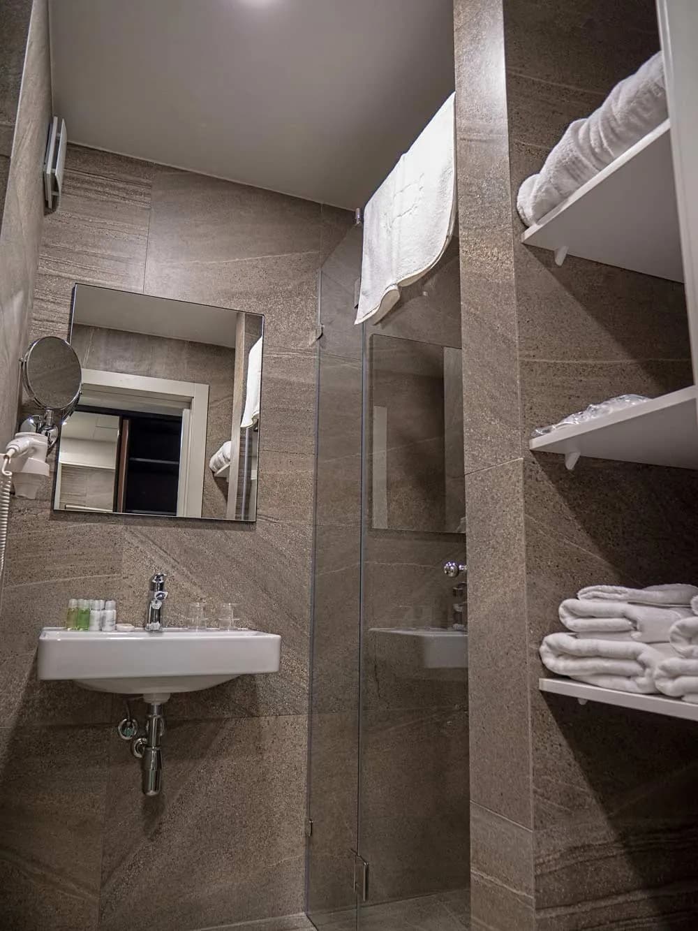 Favor Park Hotel