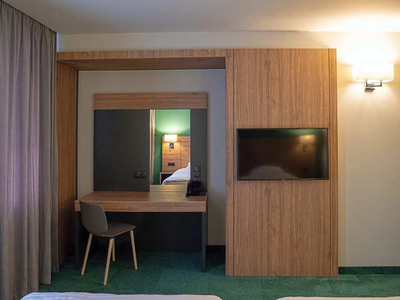 Favor Park Hotel 3