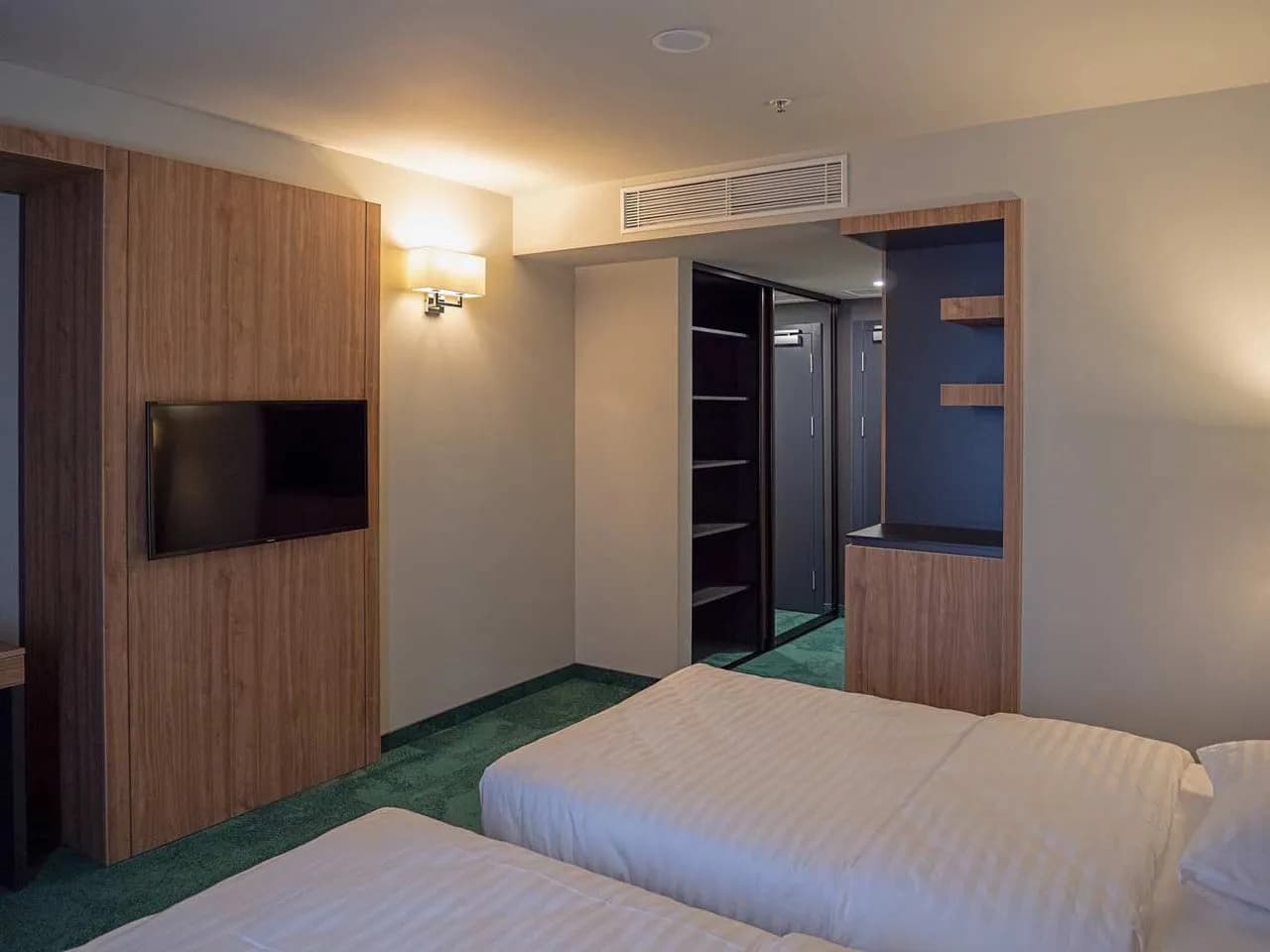 Favor Park Hotel 4